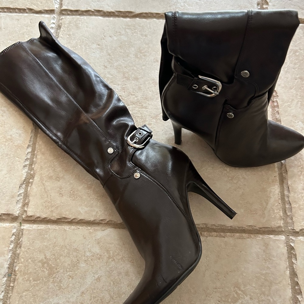 Elegant Brown Leather Women's Boots